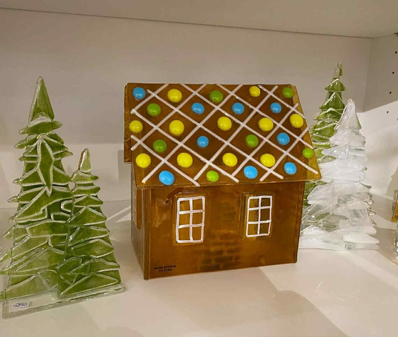 Kunstverk: Pepperkakehus av Siri Aronsen